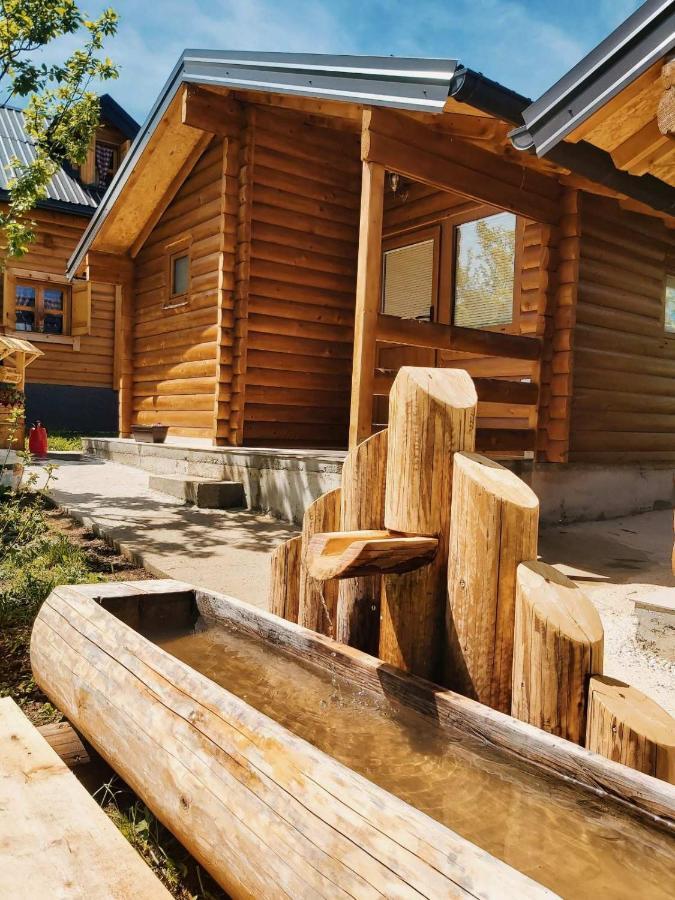 Holiday Bungalows & Food 普拉夫 外观 照片