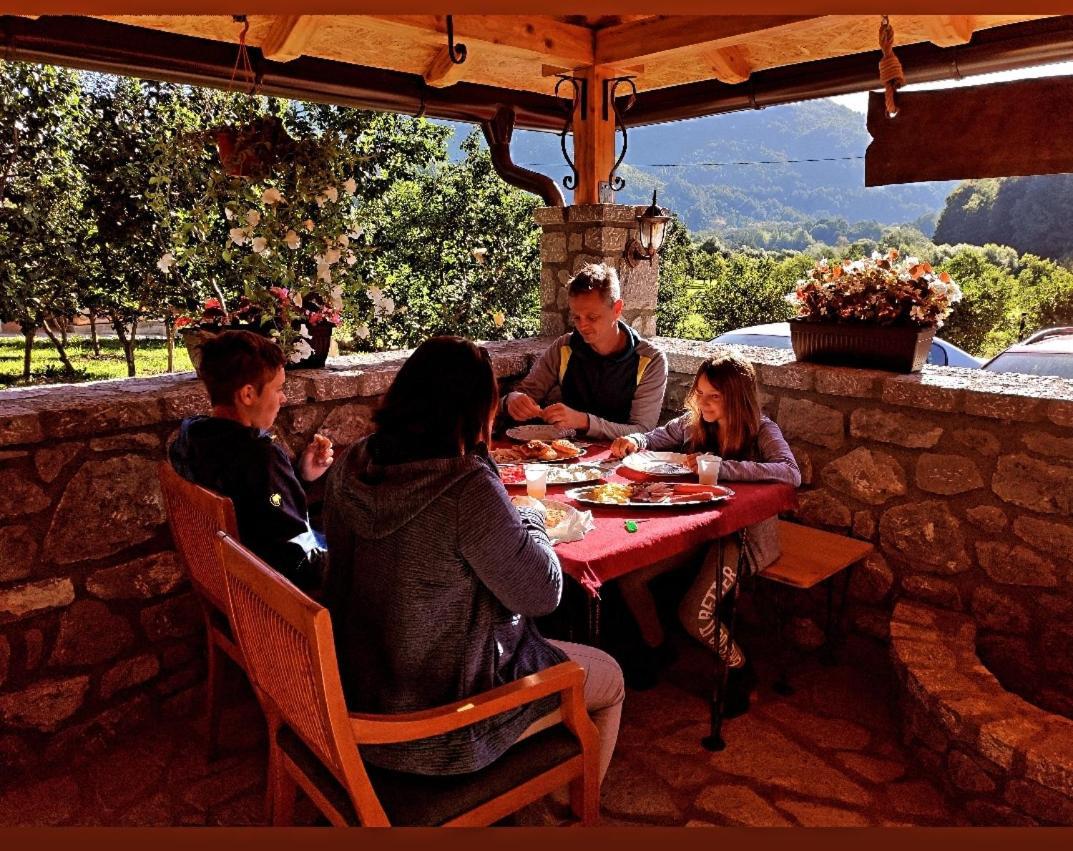 Holiday Bungalows & Food 普拉夫 外观 照片